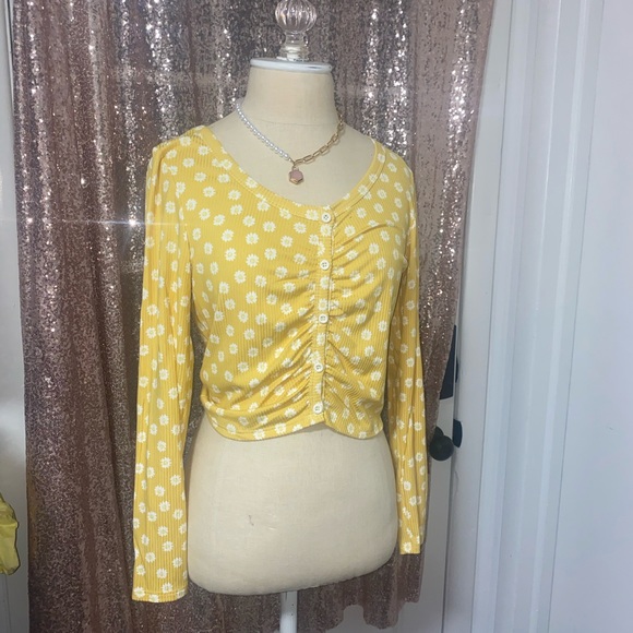 Yellow daisy cardigan - Picture 2 of 7